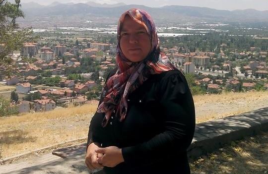 Çünür Mezarlığı’ndaki mezar yıkma iddialarına Çünür Mahallesi Muhtarı Kadriye Bilgiç