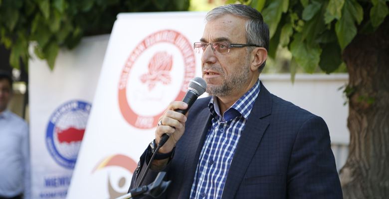 İnsani Yardım Derneği (İHH) Isparta İl Temsilcisi Osman Akçil, Mavi