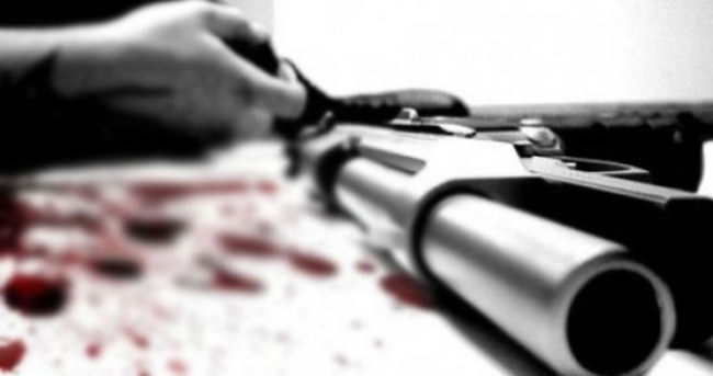 Isparta’nın Yalvaç İlçesi’nde 27 yaşındaki Tevfik Selver, evde av tüfeğiyle