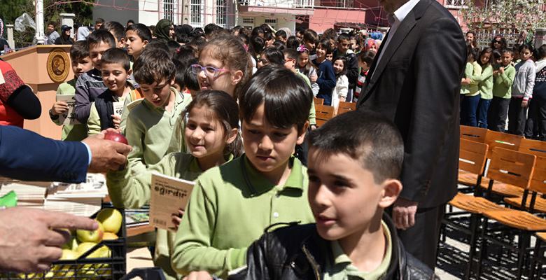 Kent Konseyi ile Eğirdir Belediyesi işbirliği ile “Her Öğrenciye Bir