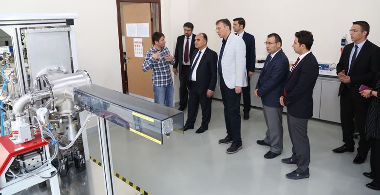 Kalkınma Bakanlığı’nın desteğiyle SDÜ Mükemmeliyet Merkezi’nin bulunduğu alanda “Gül- Tıbbi-