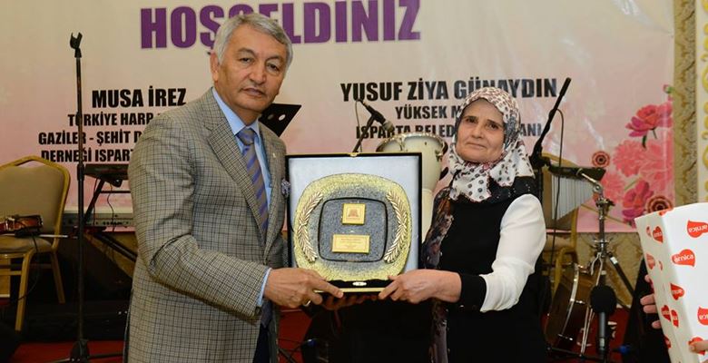 Isparta Belediyesi ile Şehit Aileleri Derneğiyle birlikte Anneler Günü etkinliği