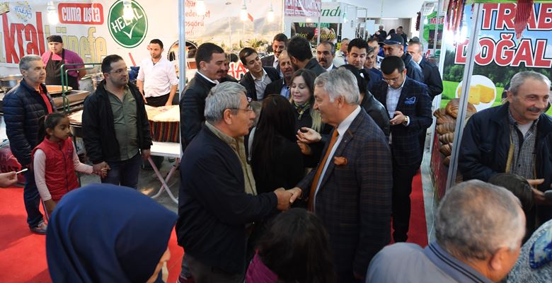 Gökkubbe Fuar Merkezinde 28 Mayıs’a kadar açık kalacak olan 1.Isparta