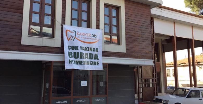 Isparta’da uzun yıllardır Diş Hekimi olarak çalışan Hüdayi Kartöz ve