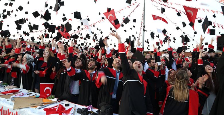 SDÜ'de 14 bin öğrenci mezun oldu