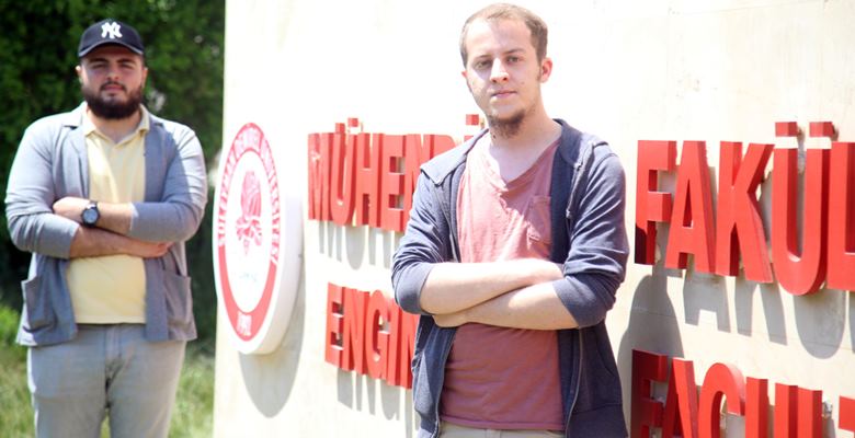 SDÜ Mühendislik Fakültesi öğrencileri Eftal Yurtseven, Serkan Özdemir ve Buğrahan