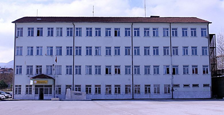 Muzaffer Türkeş Mahallesi'ndeki Meryem Albayrak Mesleki ve Teknik Anadolu Lisesi,