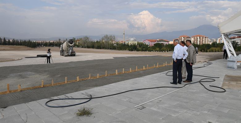 Isparta Belediyesi Gökkubbe Fuar ve Kongre Merkezinin ön bölümünde bulunan