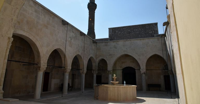 Antalya Vakıflar Bölge Müdürlüğünce yürütülen Eğirdir Dündar Bey Medresesinin restorasyonu