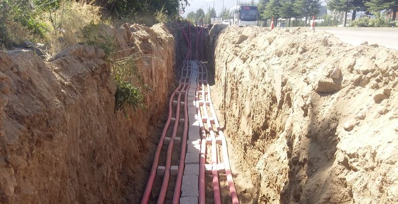 Isparta Çünür Bölgesi’nde yüksek ve alçak gerilim elektrik şebekesini yenileyen