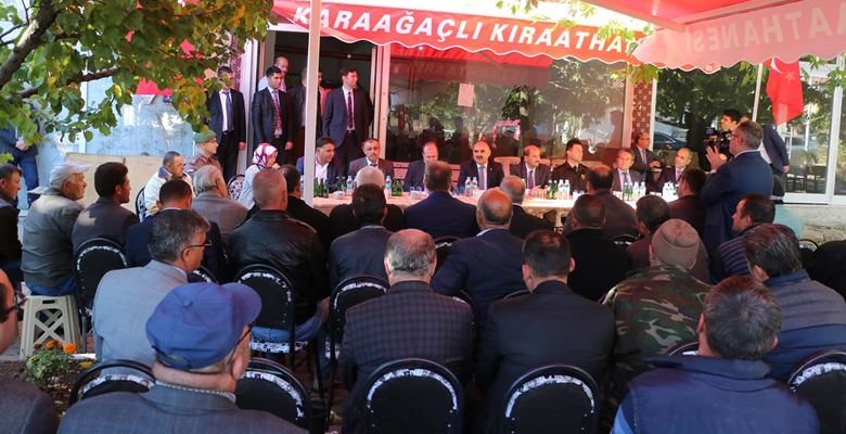 Vali Şehmus Günaydın Yalvaç’ta muhtarlar toplantısı düzenledi. Toplantı öncesinde Kaymakamlık