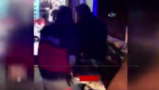 Kar yağışı beraberinde trafik kazasını getirdi. Isparta-Eğirdir Karayolu'nda şehirlerarası yolcu