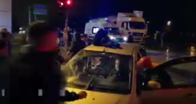 Isparta'da otomobil tıra çarptı. Kazada 1 kişi öldü, 1’i ağır