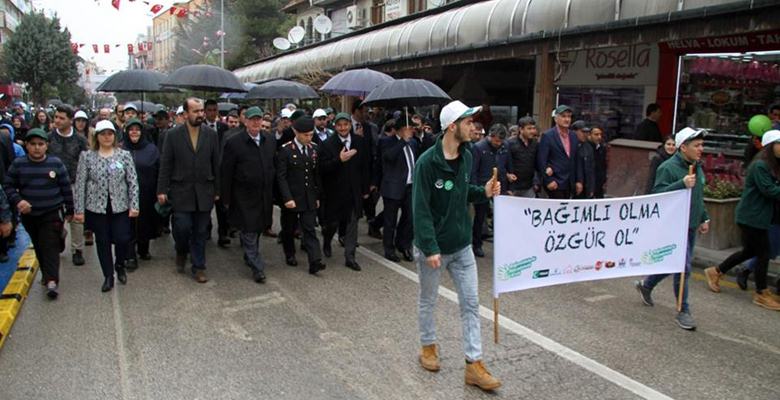 Yeşilay, El Ele ve birçok sivil toplum kuruluşu tarafından, uyuşturucu