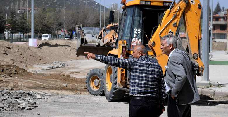 Isparta Belediyesi Çünür Kavşağında kötü görünüme sahip bulunan yol üzerindeki