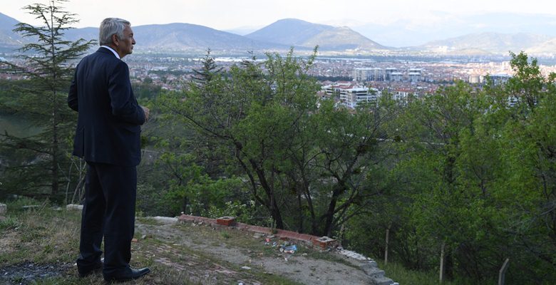 Belediye Başkanı Yüksek Mimar Yusuf Ziya Günaydın, Isparta’nın yepyeni projelerle