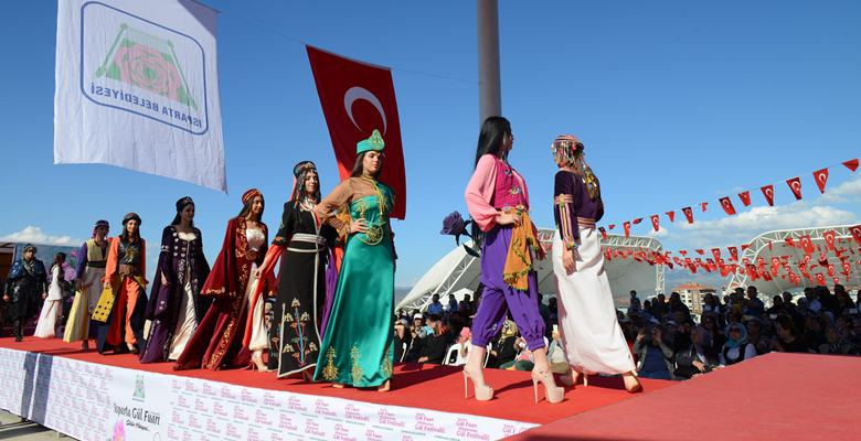 Isparta Belediyesi Gül Fuarı ve Uluslararası Gül Festivali etkinlikleri kapsamında