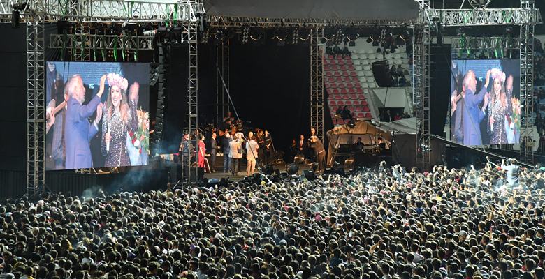Isparta Belediyesinden 60 bin kişilik konser
