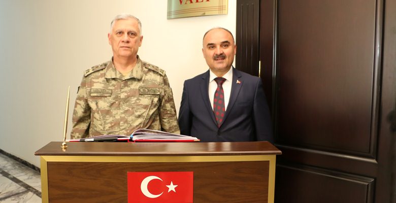 Kara Kuvvetleri Komutanı Orgeneral Ümit Dündar Vali Şehmus Günaydın’ı ziyaret