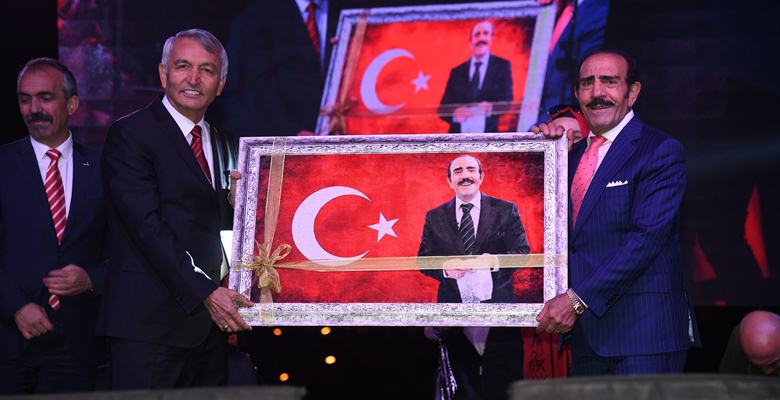 Isparta halkı 29 Ekim Cumhuriyet Bayramının 95.yıldönümünü coşkuyla kutladı. Isparta