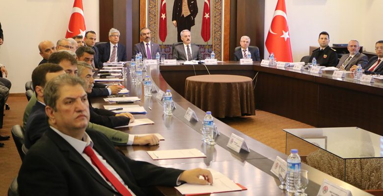 Isparta Valiliği görevine başlayan Vali Ömer Seymenoğlu ilk toplantısını Uyuşturucu