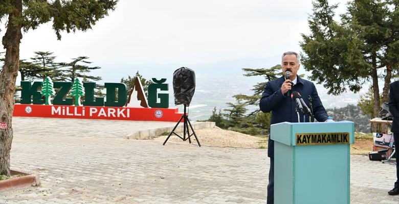 1993 yılında milli park ilan edilen Kızıldağ’da bulunan mavi sedir