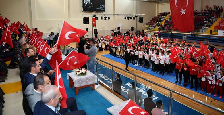 Gazi Mustafa Kemal Atatürk’ün, Türk Milletiyle birlikte 19 Mayıs 1919’da