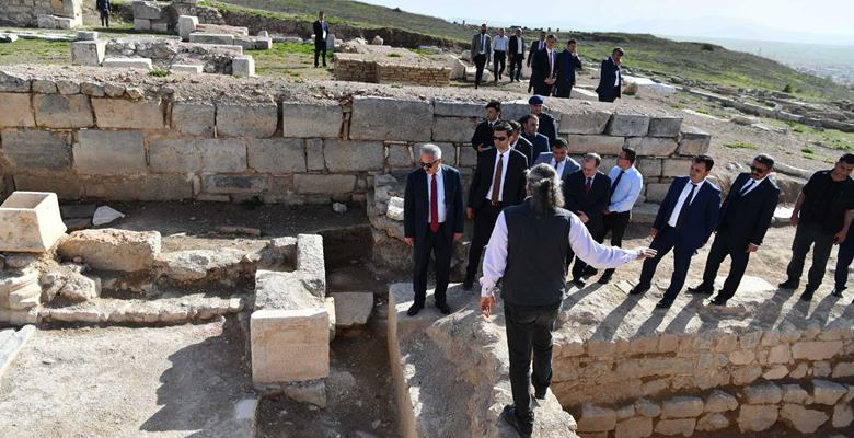 Isparta Valisi Ömer Seymenoğlu; Yalvaç’ta bulunan ve Hristiyanlık için kutsal