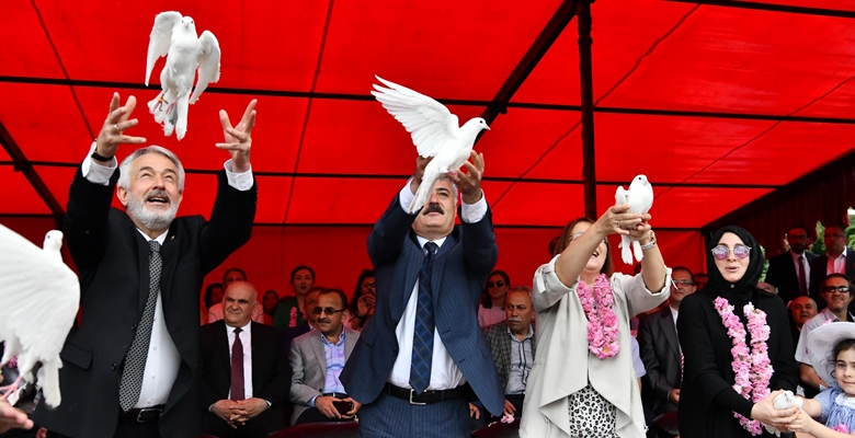 Güle dair her şeyin yer aldığı Isparta 2.Ulusal Gül, Kozmetik