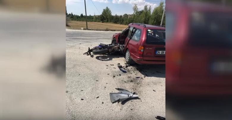 Yalvaç’ta korkunç bir kaza meydana geldi. Otomobil ile motosikletin çarpıştığı