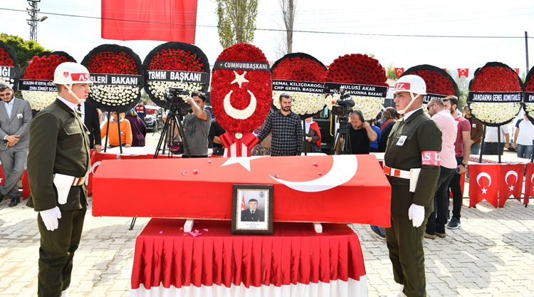 Hakkâri’nin Derecik bölgesinde hain PKK/YPG’li teröristlerle çıkan çatışmada yaralanan ve