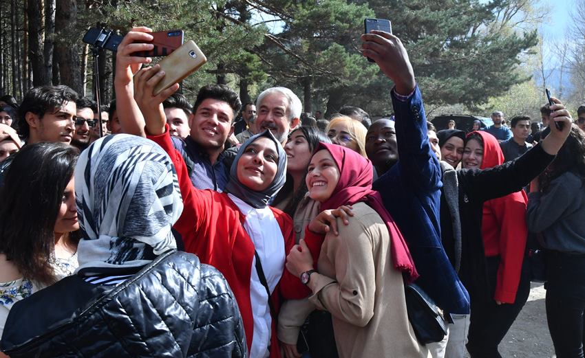 Süleyman Demirel Üniversitesi (SDÜ) Öğrenci Konseyi Isparta Belediyesinin de desteklediği
