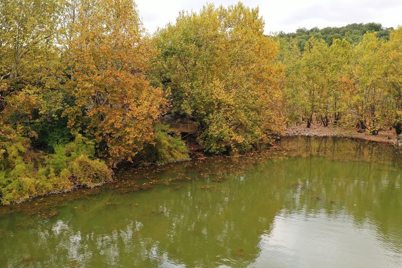 Isparta'nın Eğirdir ilçesinde bulunan Kovada Gölü Milli Parkı, doğal güzelliğinin