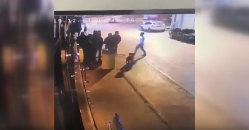 Isparta’da bir eğlence mekanın önünde üniversite öğrencisi dehşet saçtı. Tartıştığı