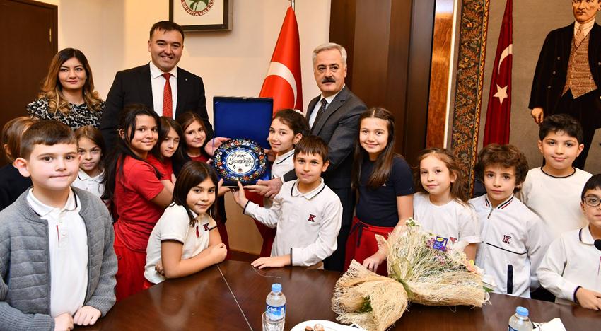 Göreve geldiği günden beri öğrencilere ayrı bir önem gösteren, bulduğu