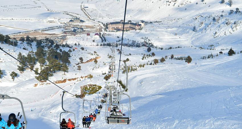 Ülkemizin en önemli kış turizmi merkezlerinden biri olan Davraz Kayak