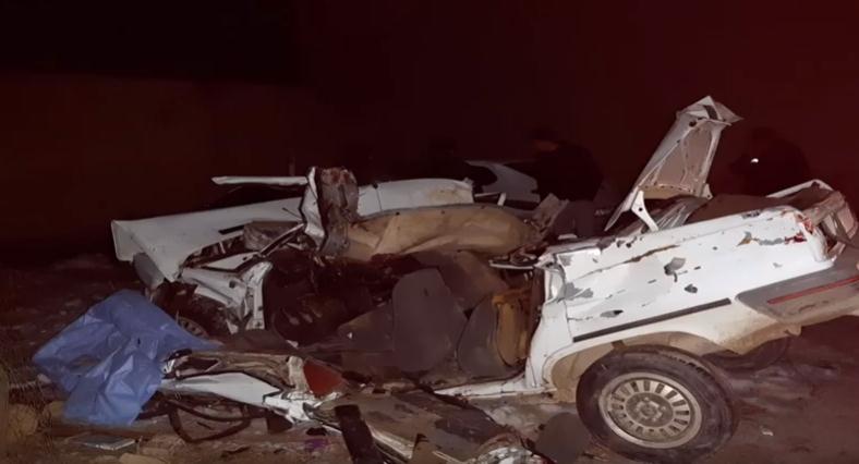 Isparta’nın Şarkikaraağaç ilçesinde gece saatlerinde feci bir kaza meydana geldi.