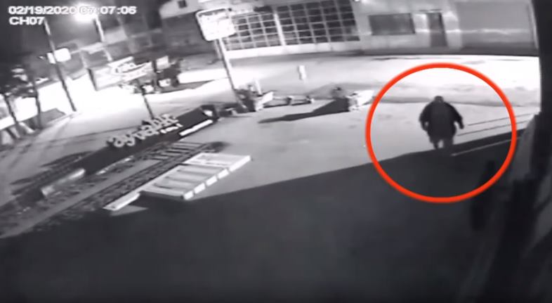 Isparta’da Yeni Sanayi Sitesi’nde bir at arabasıyla geçen kimliği belirsiz