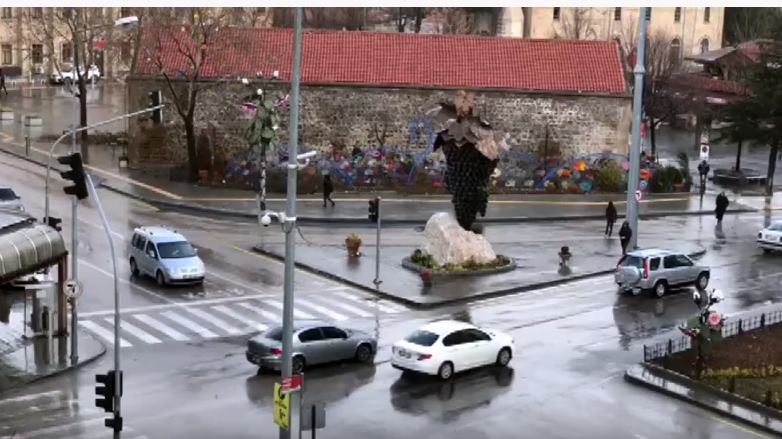 Isparta bugün şiddetli rüzgar ve fırtınanın etkisi altına girdi. Şiddetli