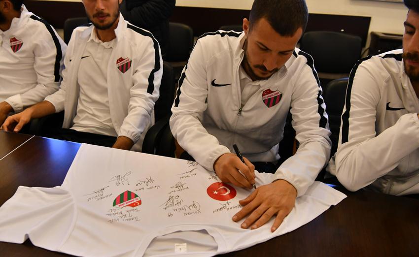 Vali Ömer Seymenoğlu, gösterdiği performansla BAL Ligi 7. grupta liderliğe