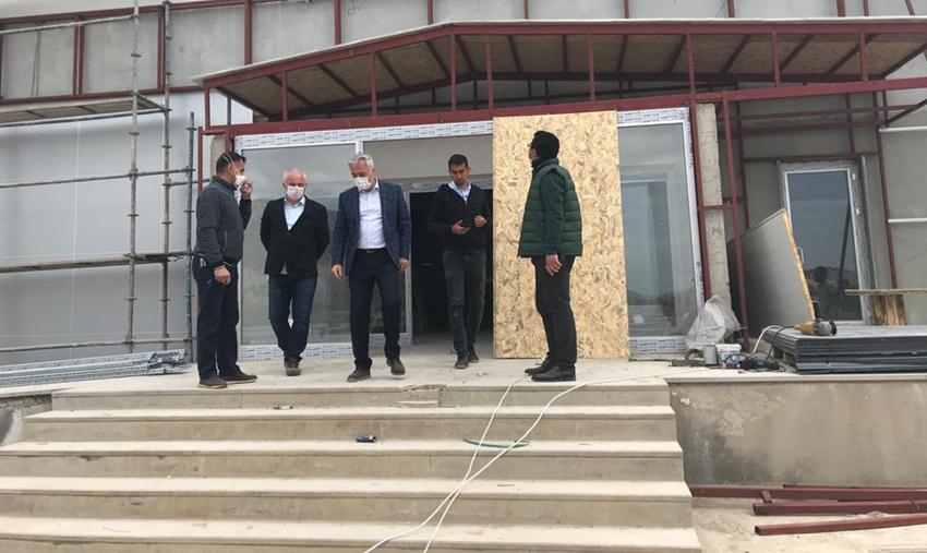 Vali Ömer Seymenoğlu Davraz Kayak Merkezi’nde incelemelerde bulundu. Yeni eklenen