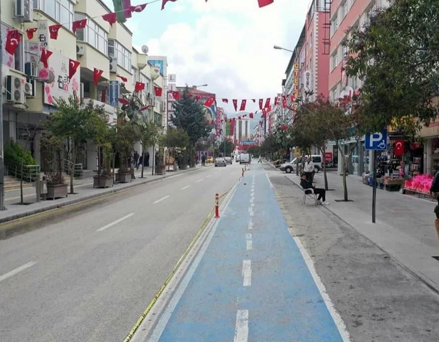 Isparta’da ilk kez uygulanacak olan sokağa çıkma kısıtlaması öncesinde vatandaşlar