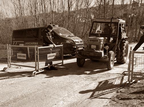 Isparta’nın Atabey ilçesine bağlı İslamköy’de 2 kişide korona virüs vakası