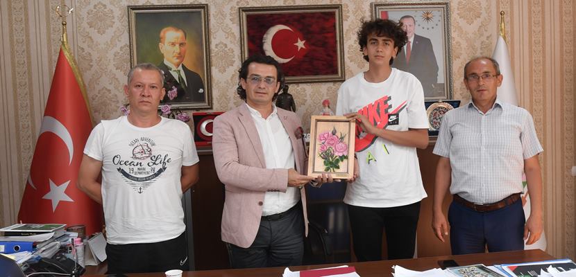 Isparta Belediyesi Spor Kulübü Basketbol Takımı oyuncusu 15 yaşındaki Ege