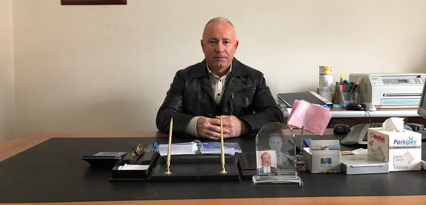 Isparta Demirköprü Halı Saha İşletmecisi Tevfik Katırcıoğlu, 5 aydır halı