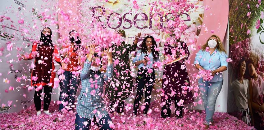 Dünya Gülyağı ihtiyacının yüzde 65’inin üretildiği Isparta’da gül hasadın da