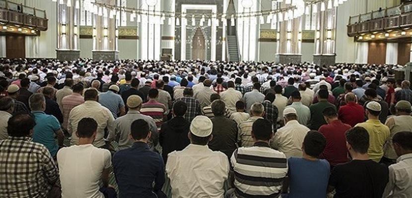 Isparta’da bir camide çalışan din görevlisinin koronavirüs testi pozitif çıktı.