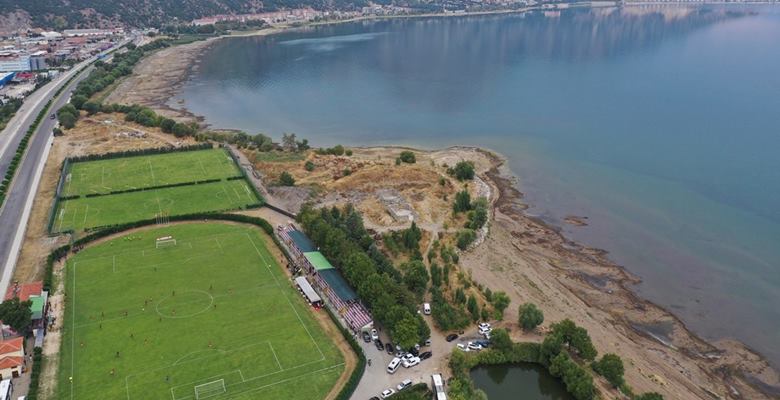 Eğirdir Kaymakamlığı’nın destekleri ile Eğirdir Belediyesi tarafından düzenlenen Zafer Turnuvası