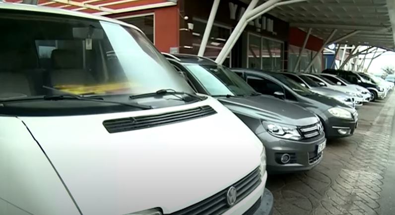 Koronavirüs salgını nedeniyle Türkiye’de sıfır araç piyasası durdu. Bu nedenle