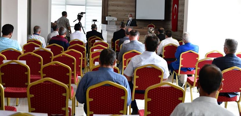 Vali Ömer Seymenoğlu başkanlığındaki merkez köy ve mahalle muhtarları toplantısı